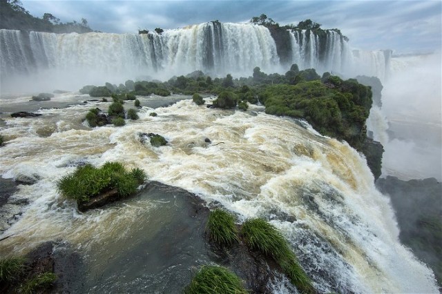 Jim Zuckerman Iguazu Falls, Aregentina Brazil