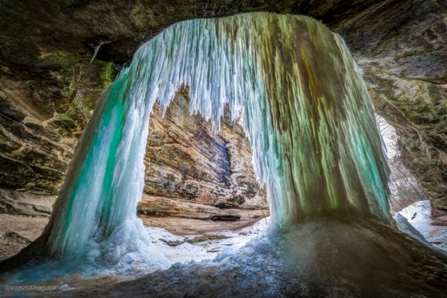 Frozen Waterfalls, LaSalle Canyon, Starved Rock State Park.