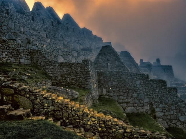 5Machu-Picchu-stairs to the sacrificial altar Keith Cuddeback