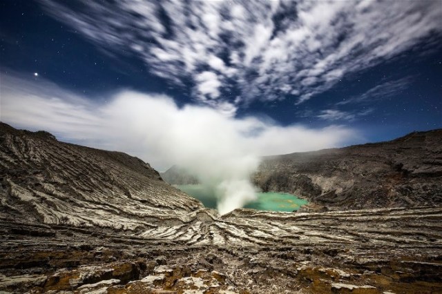 5Ijen Volcano crater in moonlight, Java, Indonesia,IanPlant