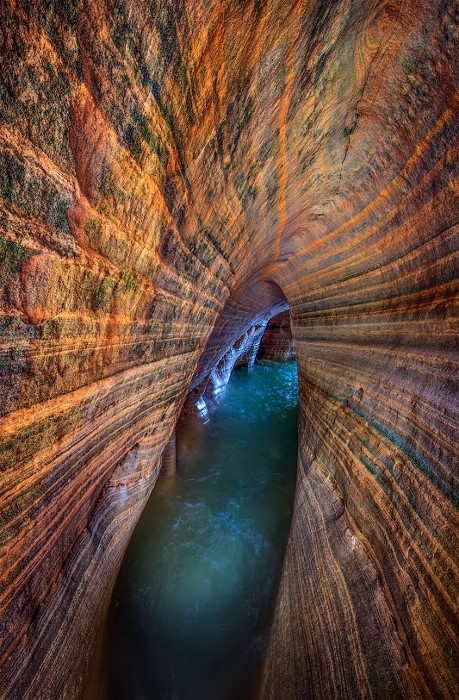 Sea-cave-1,-Miners-Castle,-Pictured-Rocks-National-Lakeshore,-Michigan,-USAIanPlant
